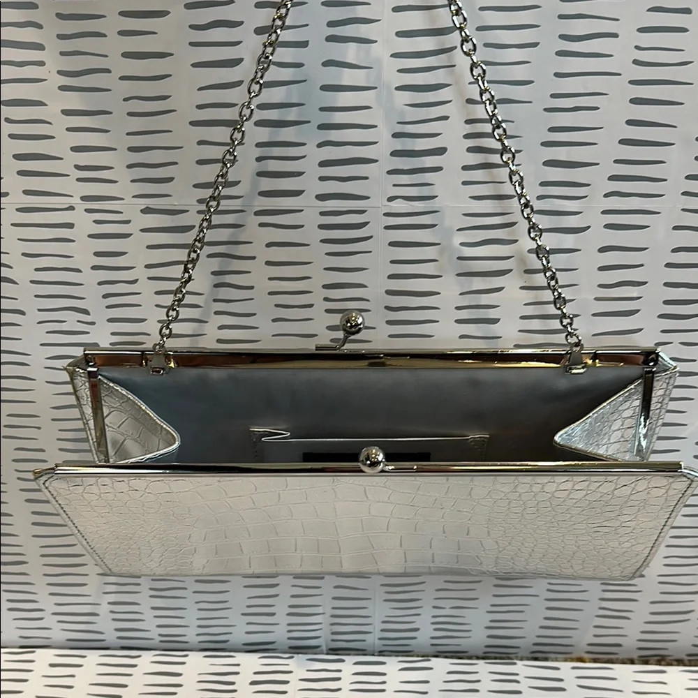 Jessica McClintock Silver Purse Silver Chain Shoulder Strap Kiss Lock Clutch Bag - Picture 4 of 6